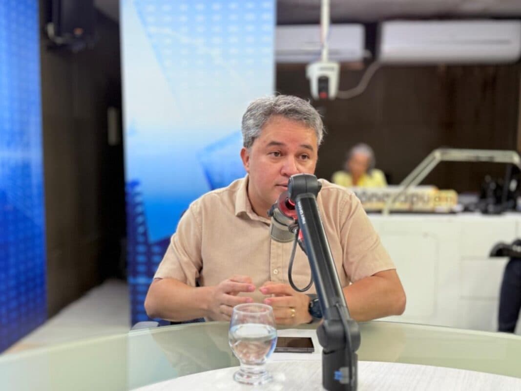 "Depende dele", Efraim Filho convida Pedro Cunha Lima para compor chapa de oposição na disputa ao Governo em 2026