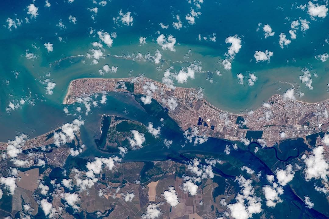 Direto do espaço: cosmonauta surpreende e publica fotos de João Pessoa, Cabedelo e outras cidades do Nordeste