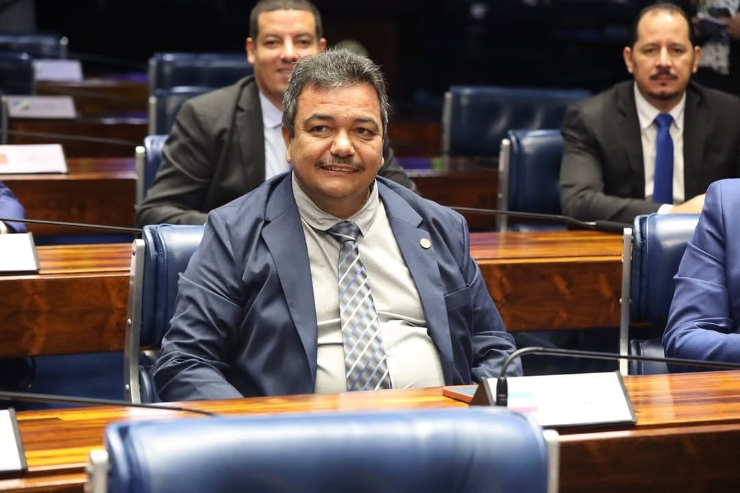 Prefeito de Barra de Santa Rosa nega apoio a Efraim Filho após publicação de senador