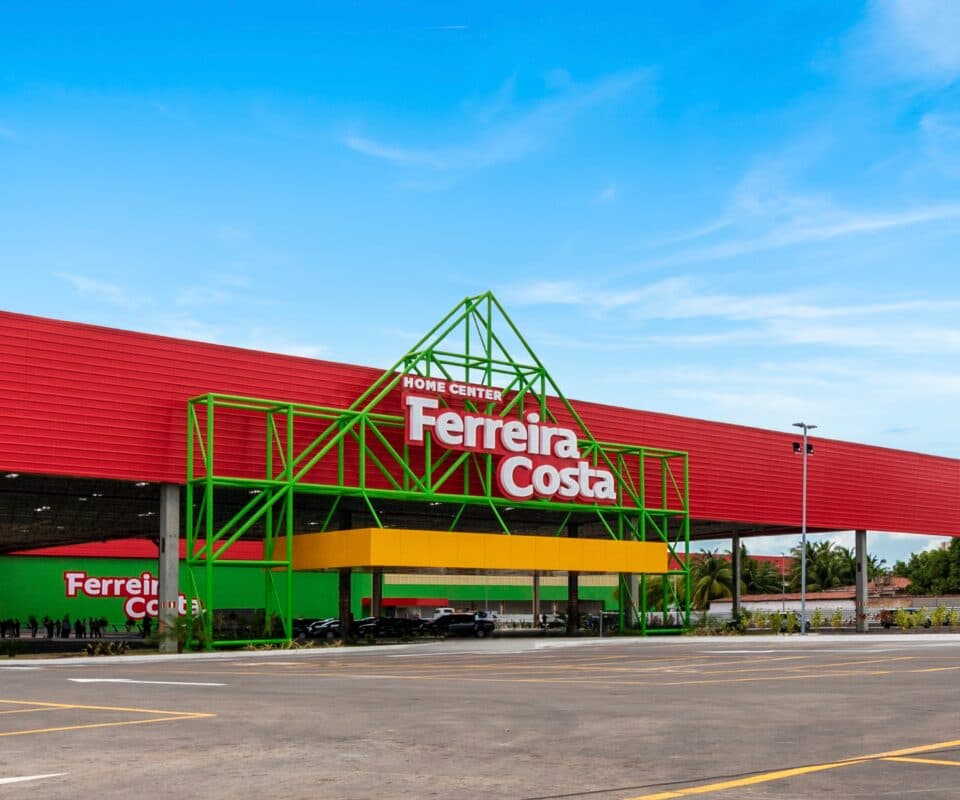 Ferreira Costa abre 70 vagas de emprego na Paraíba