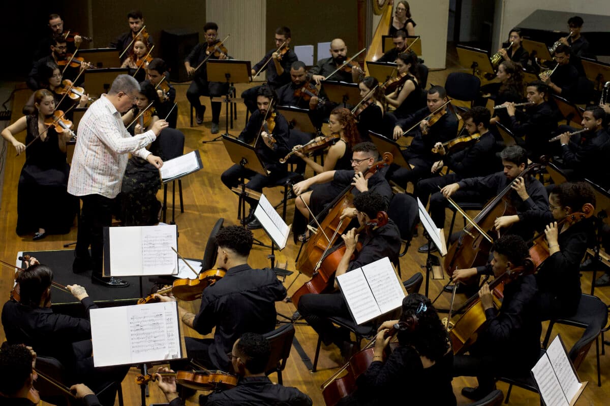Orquestra Jovem da Paraíba apresenta concerto misturando folclore russo e cultura nordestina no Espaço Cultural