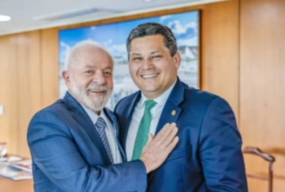 Governo aposta em Alcolumbre para frear anistia a Bolsonaro