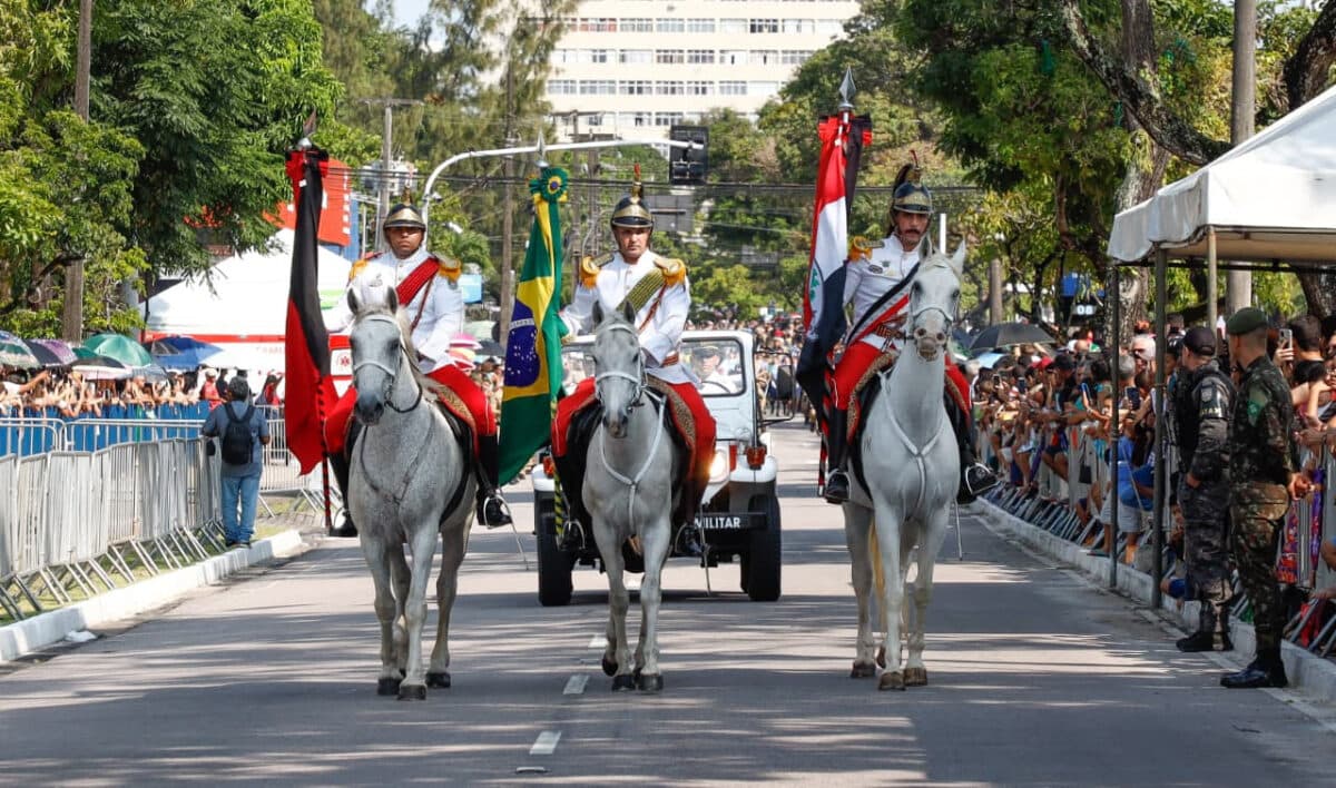 7 de Setembro: João Azevêdo acompanha desfile de Independência e destaca soberania do povo brasileiro