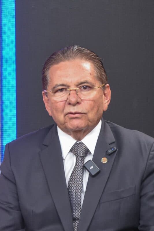 Adriano Galdino diz que deve decidir ainda hoje como será usada verba de R$ 360 mil destinada as vítimas das fortes chuvas na Paraíba
