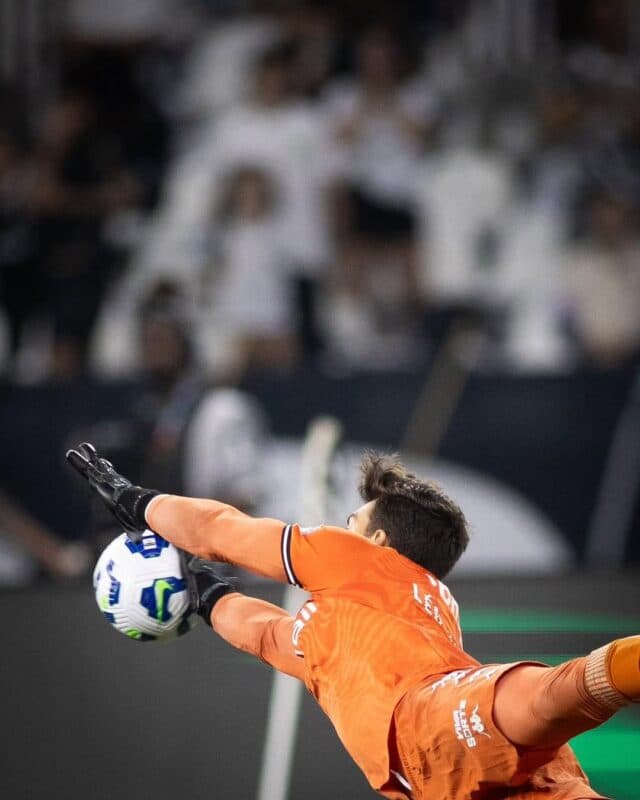 Vasco vence o Botafogo nos pênaltis e segue para semifinal da Copa do Brasil