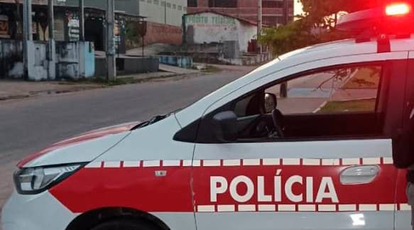 Funcionário entra em luta corporal com assaltantes e impede crime em loja de Cajazeiras