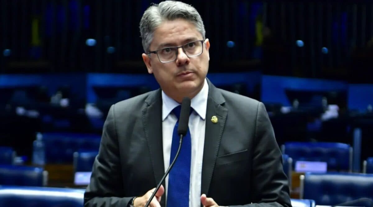 PEC da Blindagem: senador Alessandro Vieira é escolhido como relator na CCJ