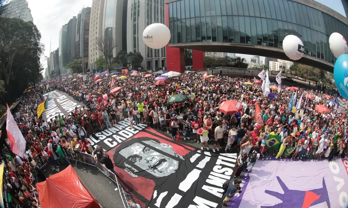 Multidões ocupam João Pessoa e outras capitais contra anistia e PEC da Blindagem