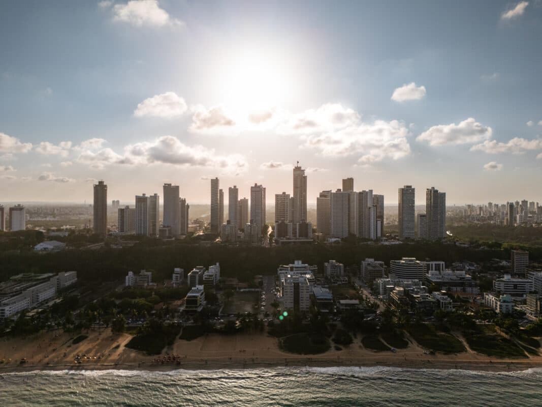 João Pessoa é destaque mundial em turismo em 2025 e aquece mercado imobiliário de alto padrão