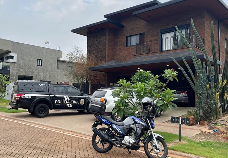 Operação Baronato apreende carros de luxo, motos, joias, bloqueia 120 contas bancárias e prende quadrilha que movimentou R$1 bi em fraudes