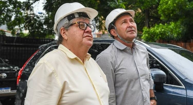 Governador trata Deusdete Queiroga como "grande nome" para o TCE, mas ressalta que "não está nada posto"