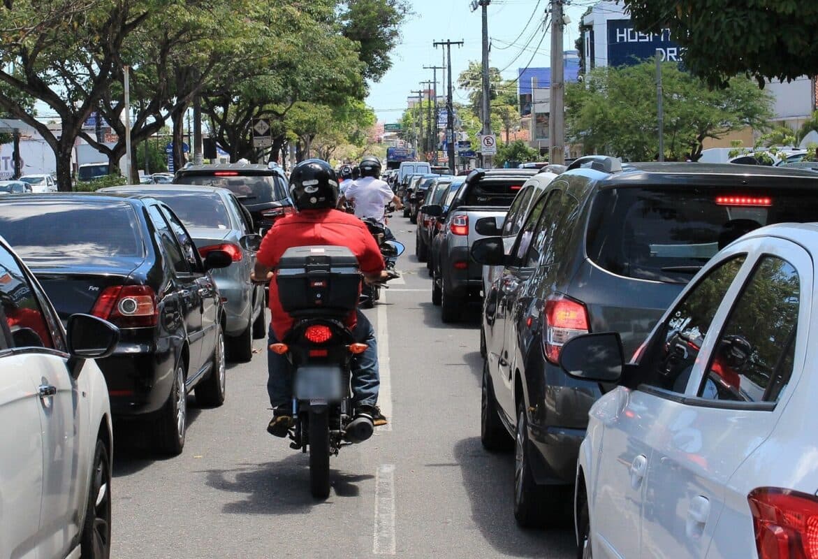 Moto é o principal meio de transporte dos paraibanos para ir ao trabalho; ônibus fica em quarto lugar