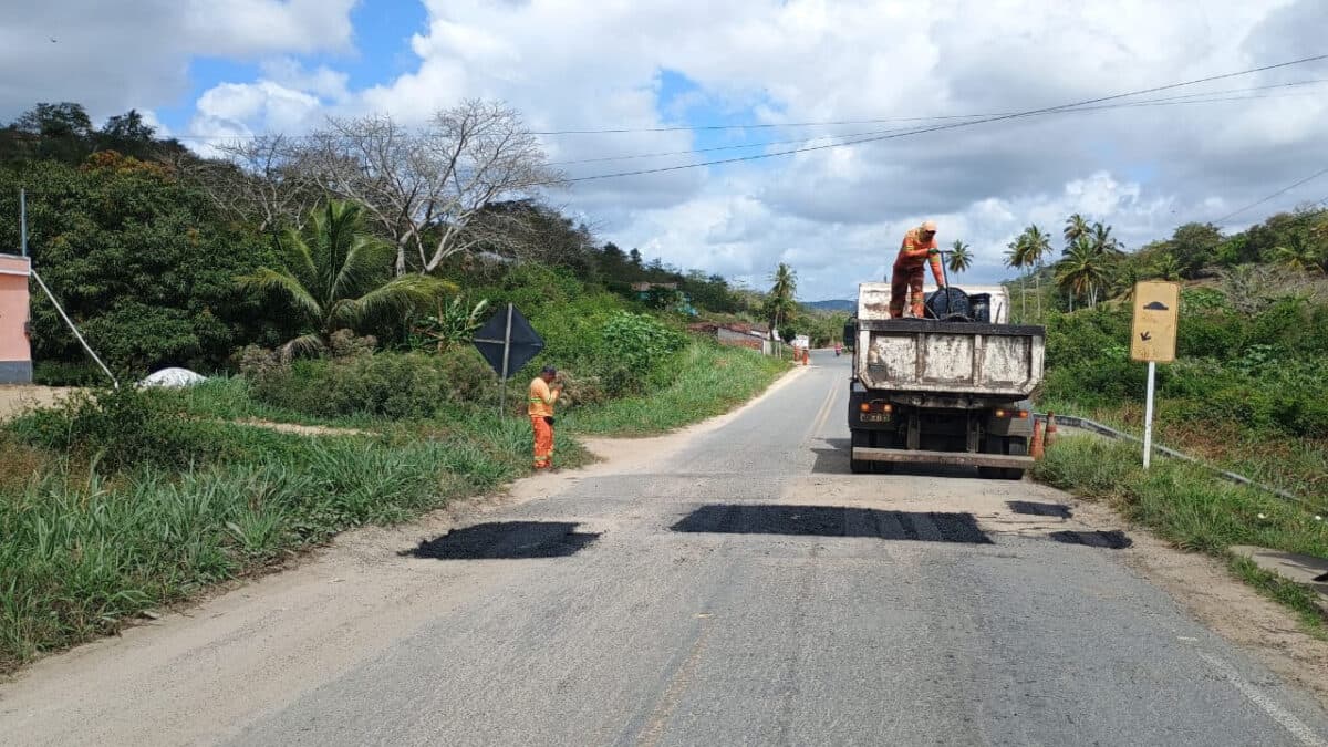 DER executa plano para tapar buracos e recuperar rodovias da Paraíba; saiba em quais locais