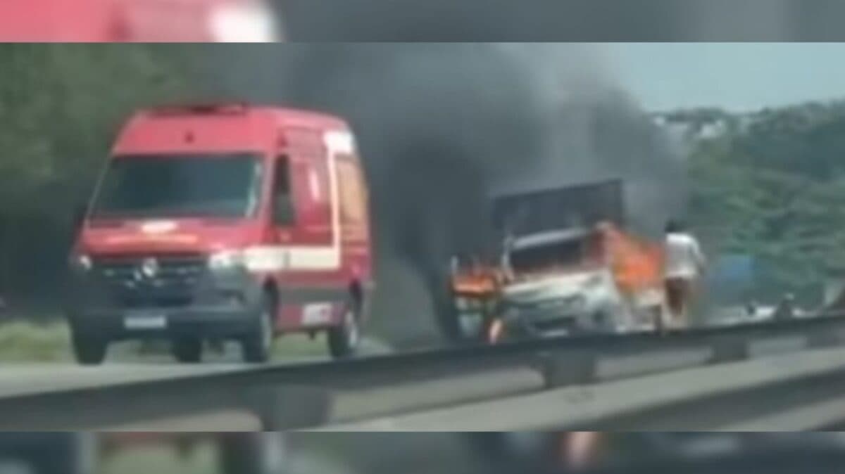 Incêndio em caminhão na BR-101 pode ter sido causado por pane elétrica; rodovia é liberada em João Pessoa