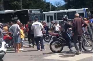 Cenas de selvageria: homem acusado de estupro é linchado no Centro de João Pessoa