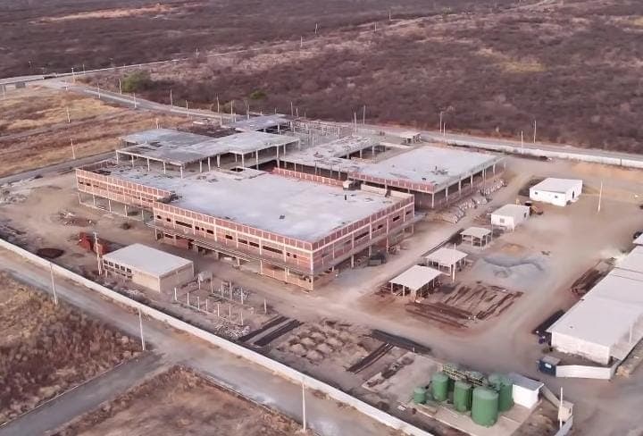 João Azevêdo e Rui Costa anunciam que Hospital de Trauma do Sertão, em Patos, contará com mais de 240 leitos; unidade está em construção