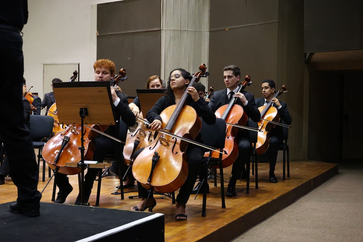 Orquestra Sinfônica da Paraíba apresenta hoje solistas brasileiro e italiano com repertório que inclui Vivaldi, Beethoven e Mendelssohn
