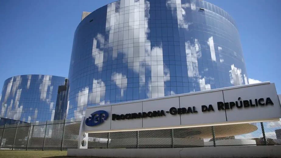 Após perícia médica, PGR se manifesta contra prisão domiciliar de Bolsonaro