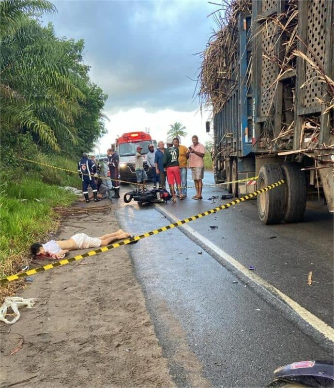 Motociclista morre após bater em caminhão entre Alhandra a Caaporã