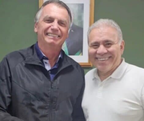 Nilvan publica foto de Bolsonaro endossando sua filiação e comemora confiança do ex-presidente