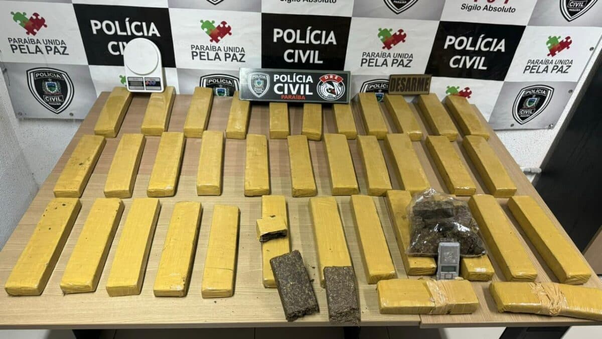 Operação Policial apreende cerca de 50 kg de droga no bairro do Valentina na madrugada de hoje