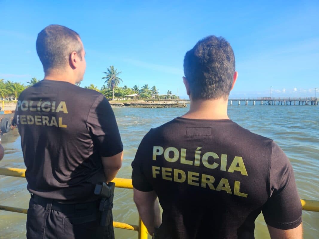 Polícia Federal cumpre mandado de busca em casa de investigado por exploração sexual infantojuvenil em Lucena