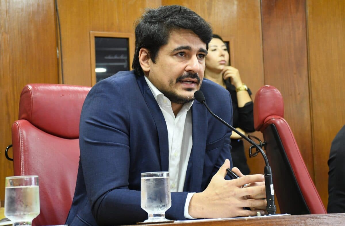 Luiz Ferreira manda indireta para João Azevedo e critica rede de psiquiatria do Governo do Estado