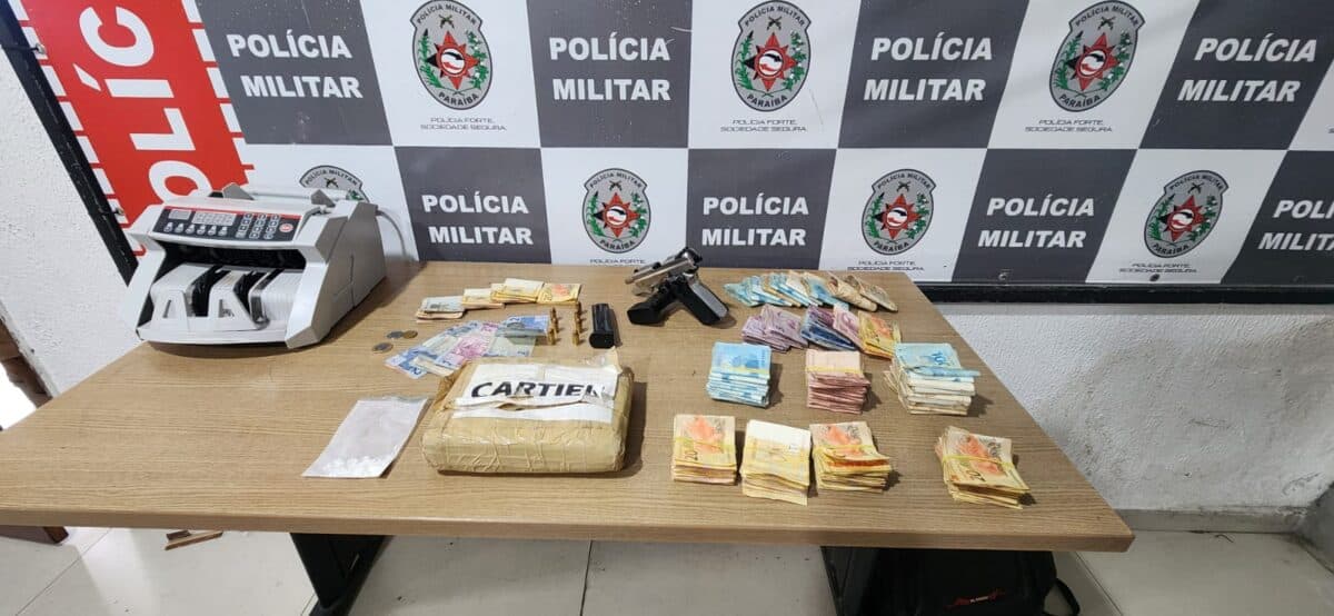 Homem é preso com mais de R$ 36 mil e polícia apreende motocicleta roubada no Valentina
