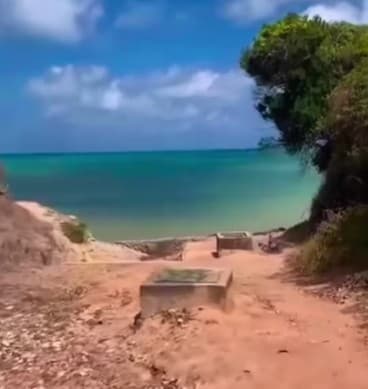 População denuncia possível despejo de esgoto clandestino na Ponta do Seixas