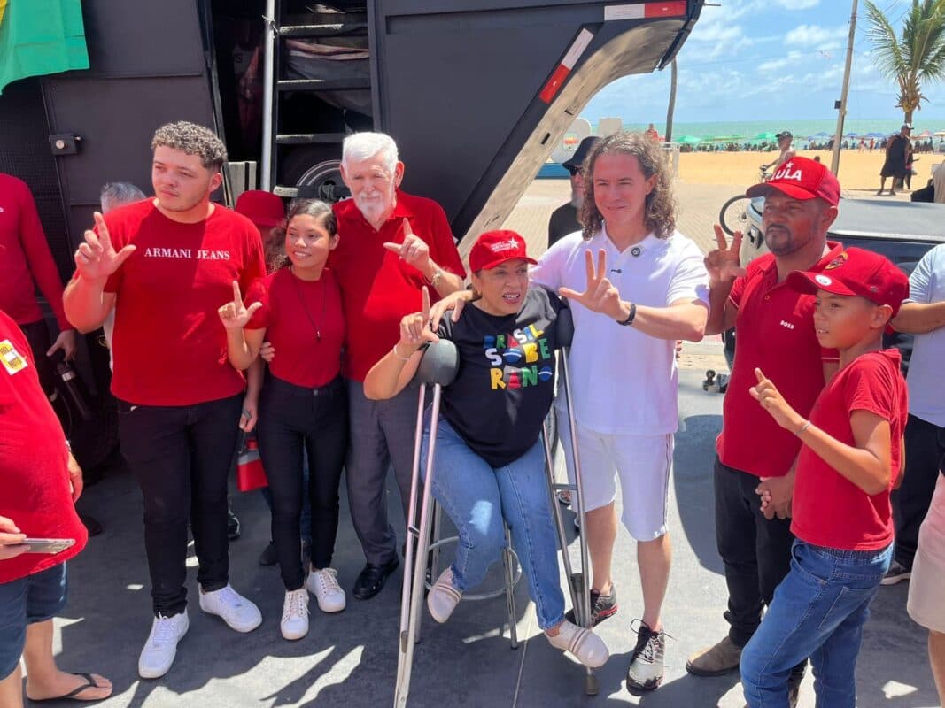 Senador Veneziano critica PL da dosimetria e participa de ato em João Pessoa: "Não tem cabimento"