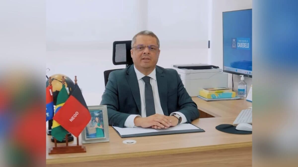 Edvaldo Neto recebe comunicado do TRE-PB para assumir cargo de prefeito e diz que "resgatará Cabedelo"