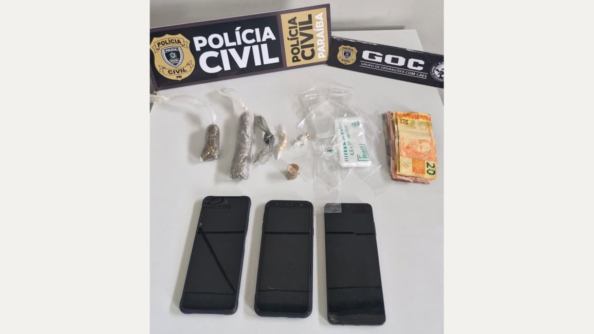 Mulher é presa em flagrante e polícia apreende drogas em operação no interior da Paraíba