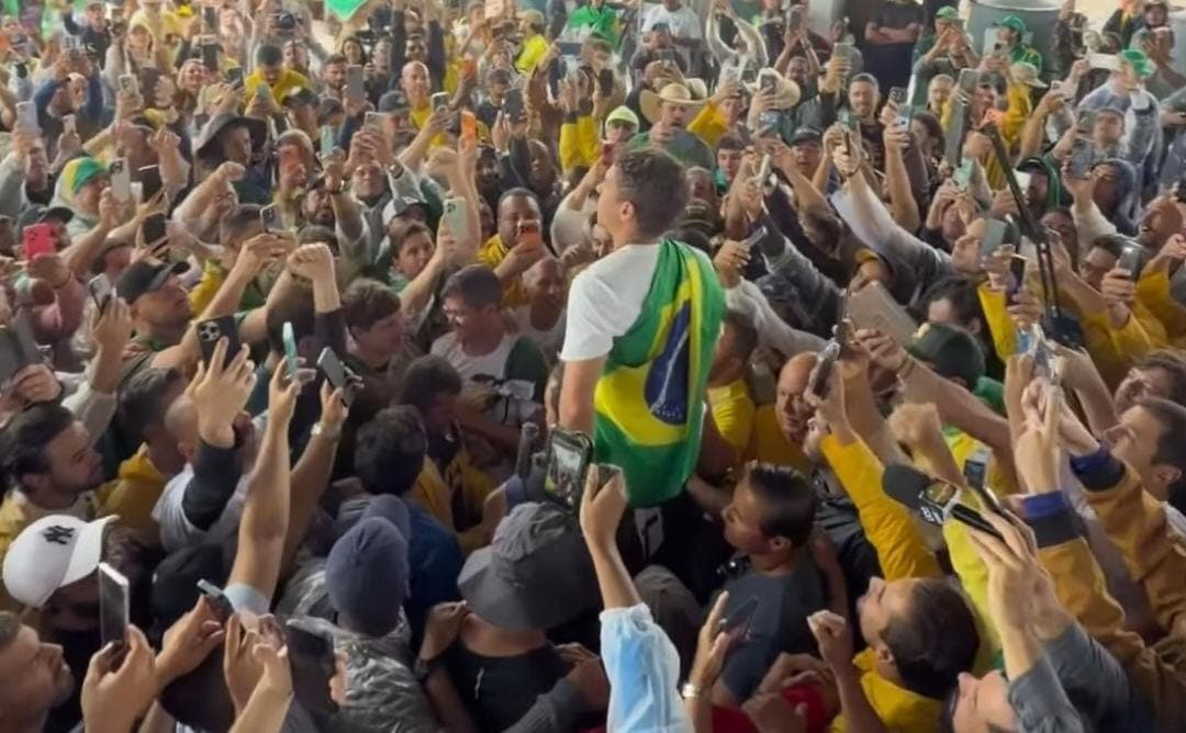 Nikolas convoca multidão para ato pró Bolsonaro em Brasília: "vamos acordar o Brasil"
