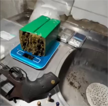 Polícia Militar desmonta ponto de armazenamento de drogas em João Pessoa