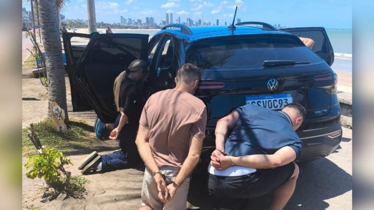 Polícia prende quatro suspeitos de golpe do bilhete premiado, na orla de João Pessoa