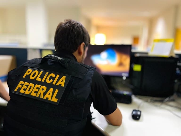 Polícia Federal cumpre mandado de busca em Borborema durante operação contra crimes de exploração sexual infantojuvenil
