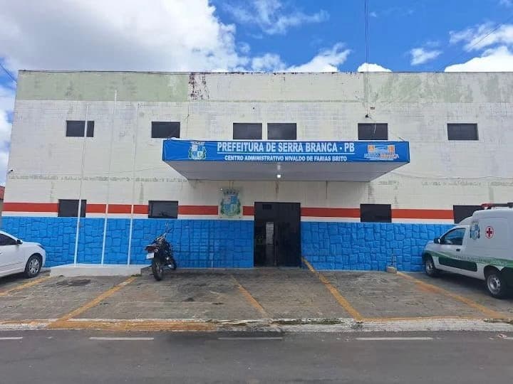 Prefeitura de Serra Branca entra na mira do Ministério Público devido à falta de pagamento do transporte escolar