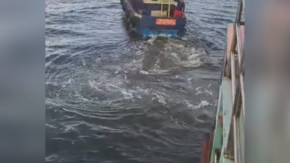 Catamarã de Cabedelo quebra, mais uma vez, e deixa passageiros à deriva