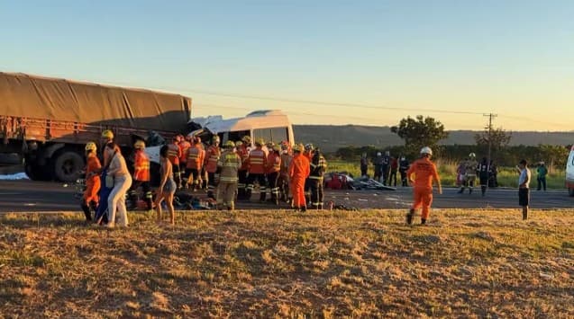 Acidente na BR-020 deixa cinco pessoas mortas e 11 feridas, no Entorno do DF