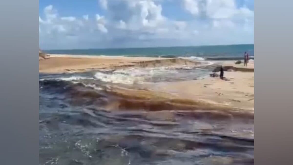 Maceió de praia Bela volta a abrir, força da água impressiona e deixa Bombeiros em alerta