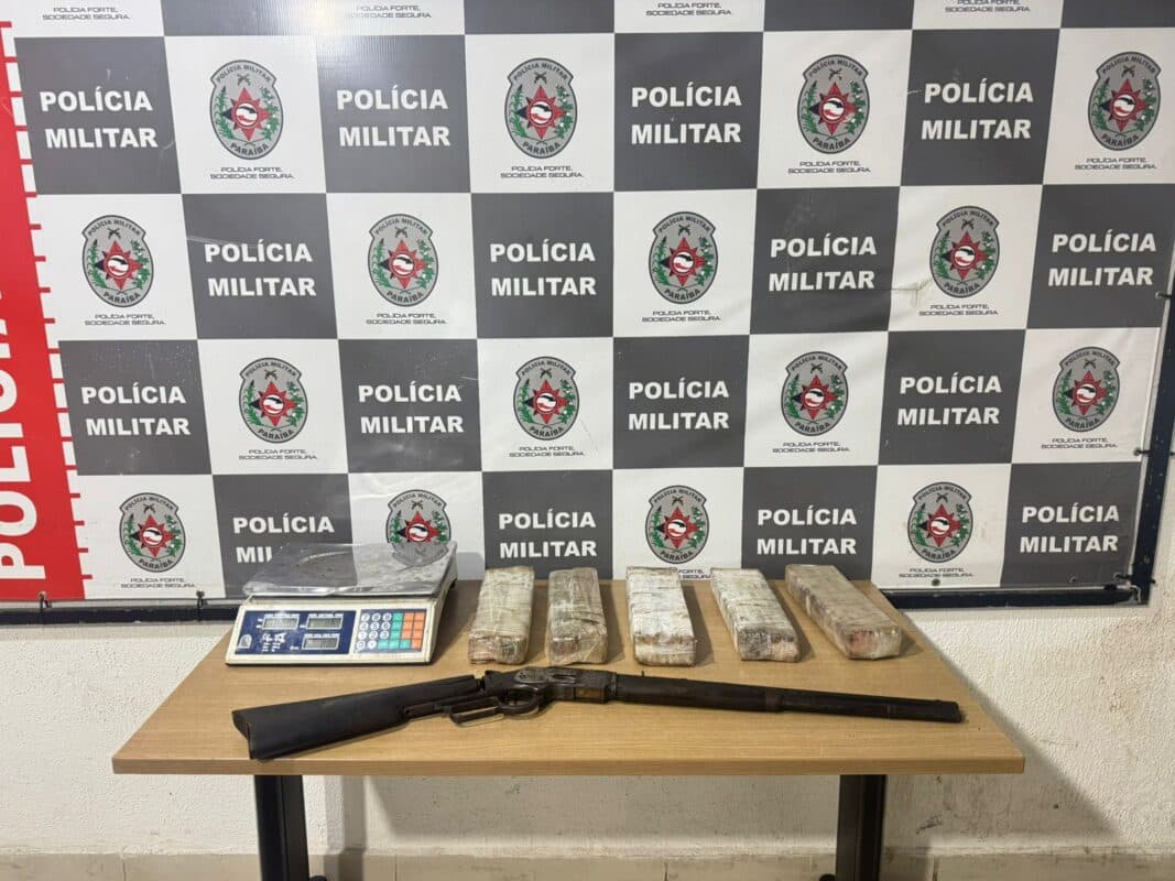 PM apreende rifle e drogas na comunidade Aratu, em João Pessoa