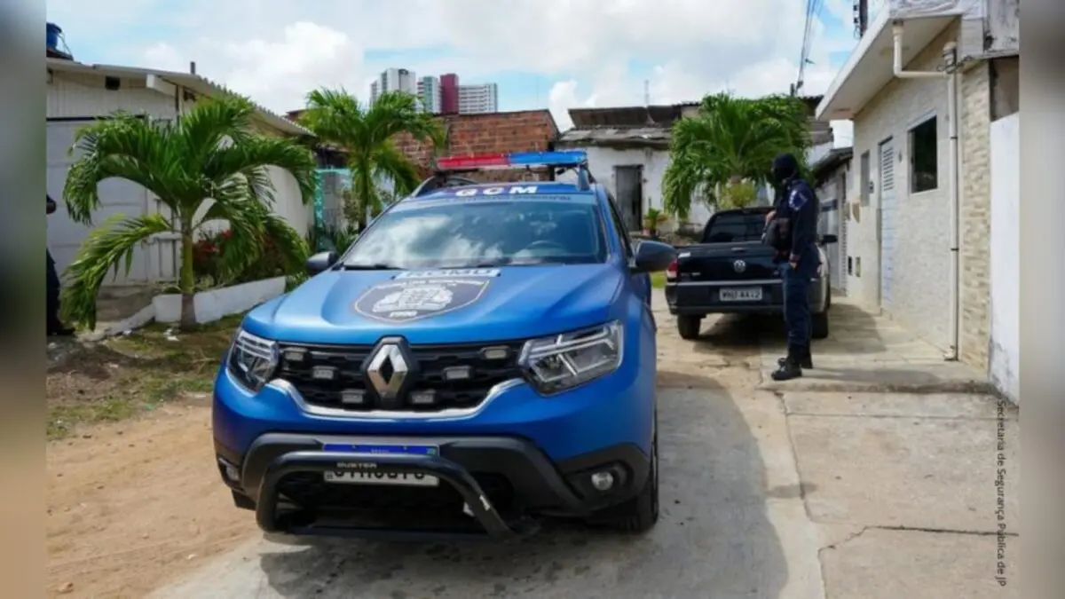 Operação remove barricadas do crime organizado em ruas de João Pessoa e prende cinco pessoas