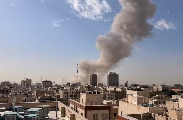 EUA e Israel realizam ataque coordenado contra o Irã, que dispara mísseis em resposta