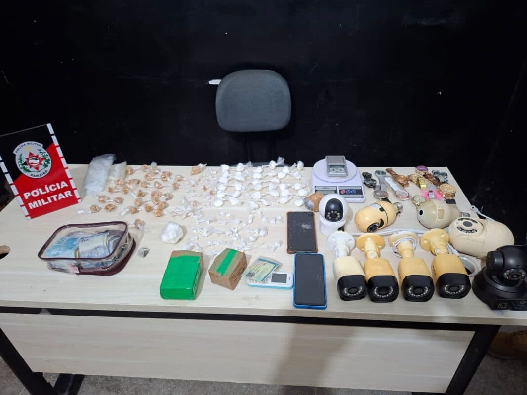 Polícia Militar prende mulher por tráfico e apreende vasta quantidade de drogas em Cajazeiras