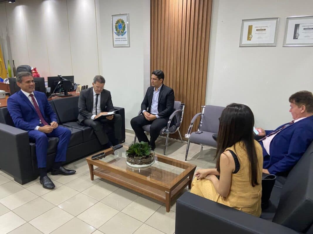 PT aciona TRE-PB e aponta antecipação de campanha de Flávio Bolsonaro na Paraíba