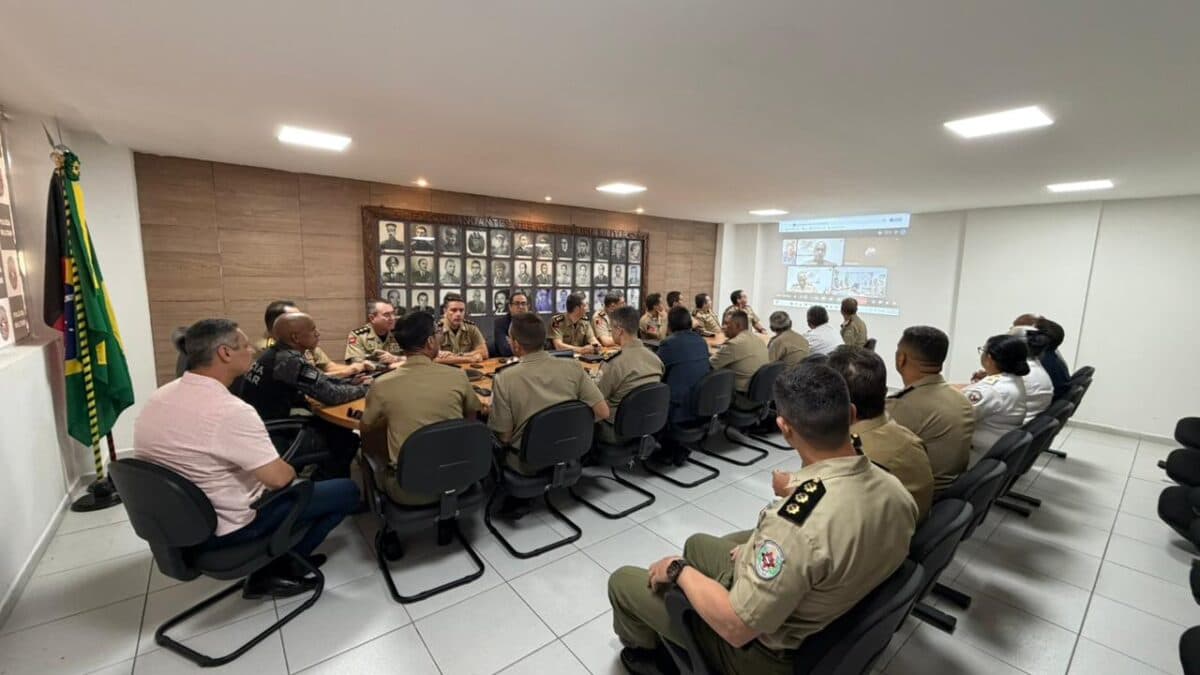 Oficiais da Polícia e Bombeiro Militar realizam assembleia para analisar reajuste da categoria nesta terça-feira