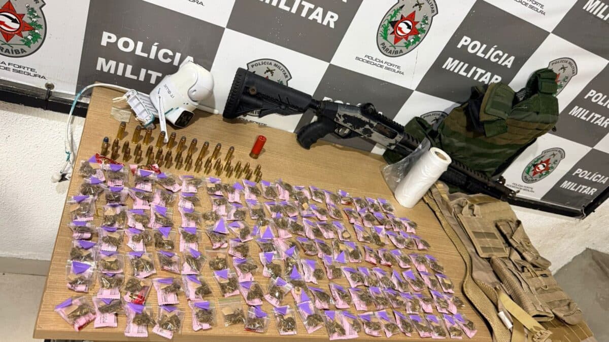 Polícia Militar apreende arma de fogo e grande quantidade de entorpecentes no Varadouro