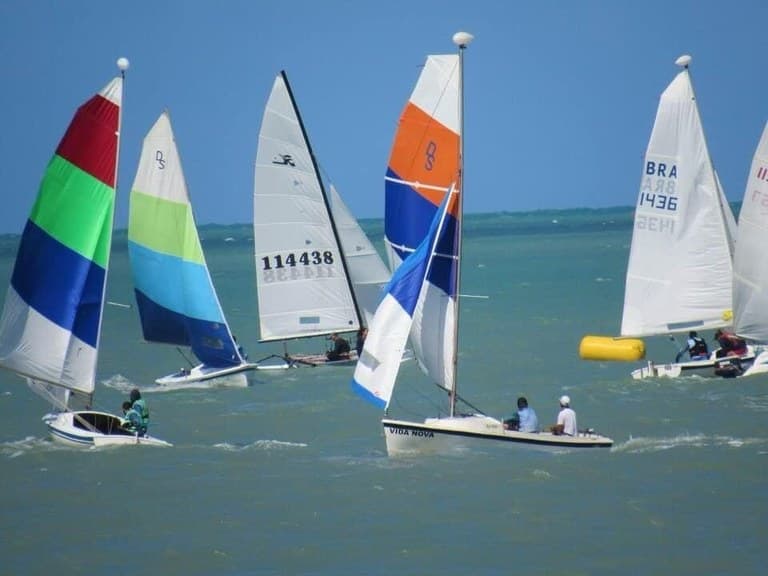 Vela estreia no Paraíba World Beach Games com competição, aulas gratuitas e passeio náutico noturno nesta sexta-feira
