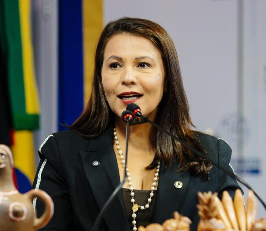 Deputada paraibana é acusada de retirar bebê de abrigo para "adoção à brasileira" e juíza marca audiência de instrução