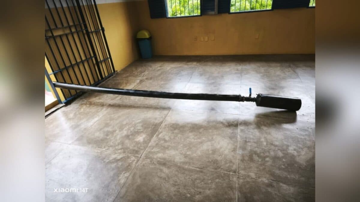 Polícia Penal apreende, na Penitenciária de Cajazeiras, 'bazuca' artesanal usada para arremesso de objetos para detentos